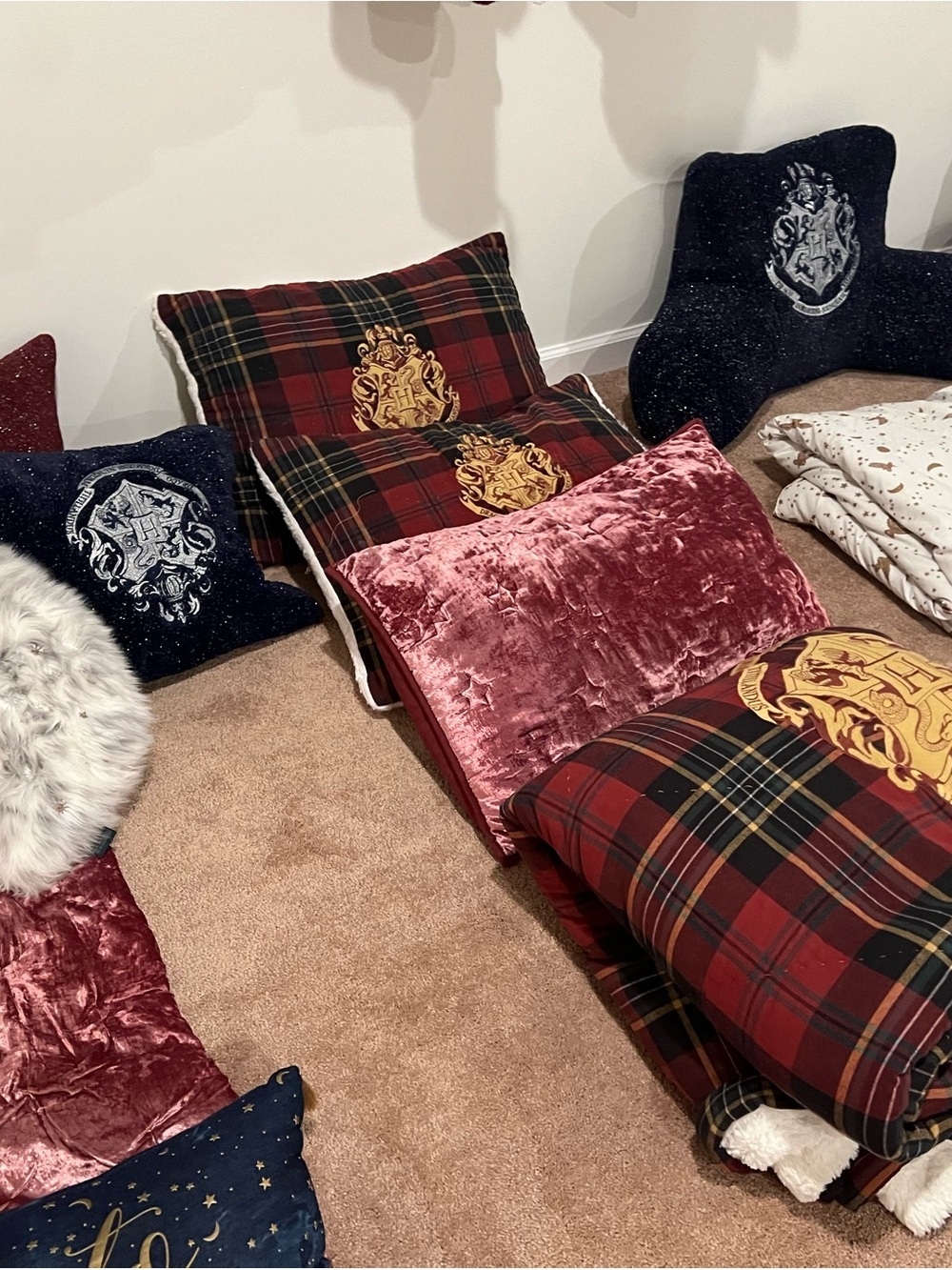 Pottery Barn Teen Harry Potter crest Plaid Quilt and 2 standard shams very rare - Picture 2 of 2